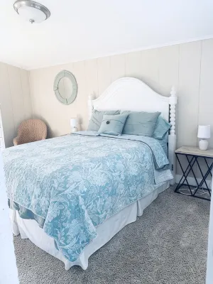 Right across from Beach and Grand Haven Pier!  Beautiful Lake and Sunset Views! - พร้อมWifi