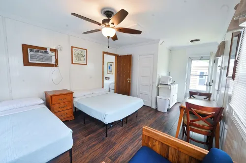 “Private 3-Bed Cabin Near Geneva Lake – Walk to Dining & Beach”