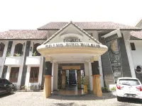 Hotel Grand Situ Buleud Hotels in Purwakarta