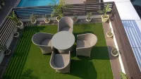 Seven Hills Tower - Rooftop Pools