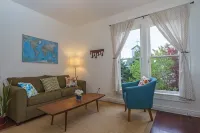 In the Heart of Port Townsend! Just Blocks to Downtown & Uptown Districts - Wifi