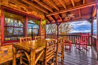 Summit-Level Luxury: Views, Hot Tub, Games and 15 minutes to town! - Jakuzi