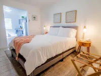 Quiet cozy 1 bedroom 1 bathroom just 2 blocks from beautiful beaches! Hotels in Arecibo