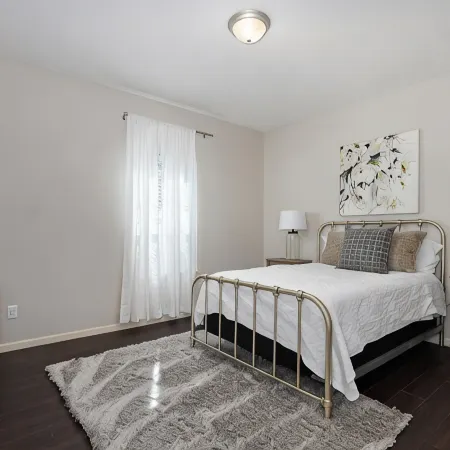 Maryland St. House 4 Bedroom near Missouri State University & Mercy Hospital.