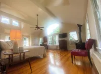 HollyKissHudsonValley Renovated 1900 Lodge, Full House, including Guest Suite - Homestay