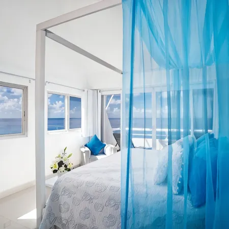 The most Romantic Oceanfront Penthouse condo on the island!