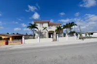 Newly Build - Across The Road from The Beach  - 7 bdrm/7 bthrms