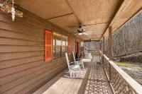 Mountain Views, 3 king beds, ready for Multi Couples get away!!! Fido too!!!