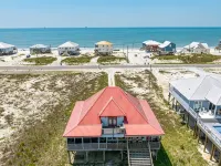 Pool! DOCK! Two Master Bedrooms. Private & public beach access. Sleeps 12