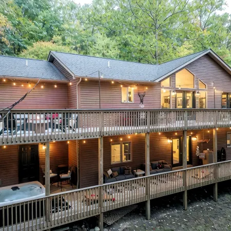 7BR Designer Home w/ Hot Tub, Game Room