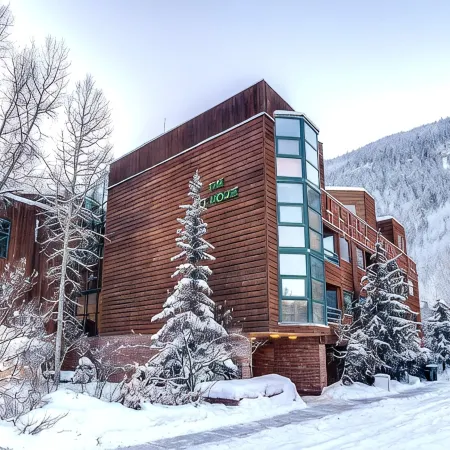 Ice House Suites and Condominiums