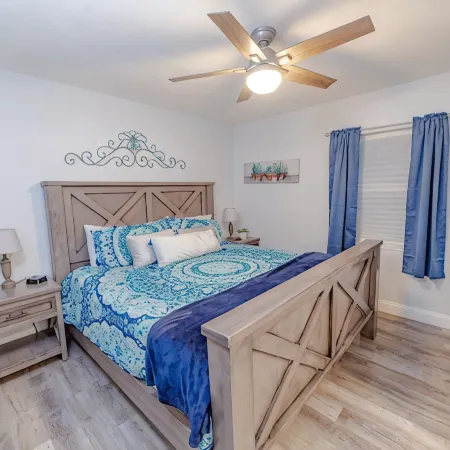Pool, Hot tub, Kid & Pet Friendly! Near Lake, CLEAN