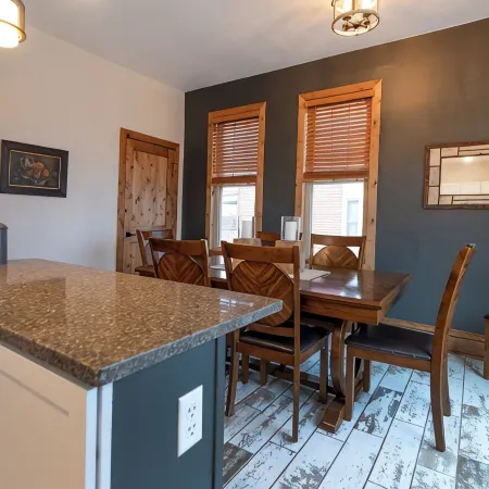 Matilda - Stunning, 3-bed, vintage home in Duluth!