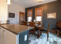 Matilda - Stunning, 3-bed, vintage home in Duluth! - บังกะโล