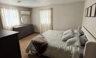 Charming 4-bedroom house with WiFi and AC in Hot Springs