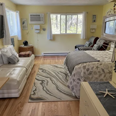 Quaint Ogunquit Condo 5 Min.Walk To Perkins Cove & Marginal Way