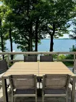 Seven Oaks — Lakefront Cottage on Owasco Lake — Large Beach with Stunning Views - Wifi