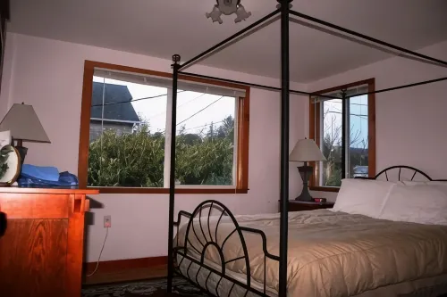 Eden's Garden Cottage, at the Oregon Islands Wildlife Refuge: Internet, piano - Wifi