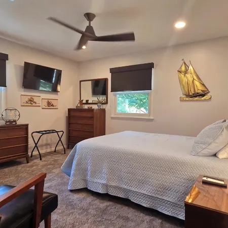 The Bradley House - Beautiful & Spacious Home - Near Campus & Stadium