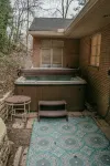 Vintage Vibes! Mid century style with modern comfort. - 4성급
