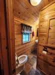 Little cabin in the heart of the Kiamichi Mountains 33 miles from Hochatown, OK - Alppimaja