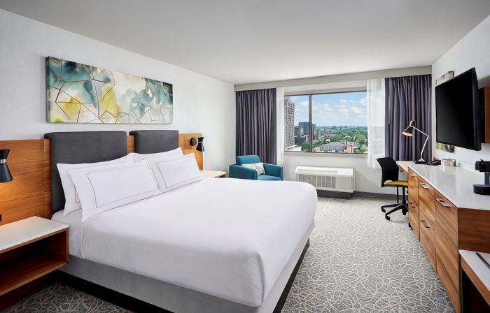 DoubleTree by Hilton Windsor Hotel and Suites