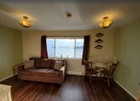 {Forget-Me-Not Inn} Alaskan Waterfront Vacation Rental (Eagle Suite) - Wifi