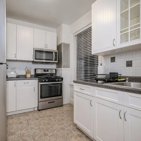 Cozy Corner: Midtown Convenience