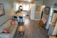 Downtown Fruita! Modern 3-BR home with master suite & locked bike storage - Wifi