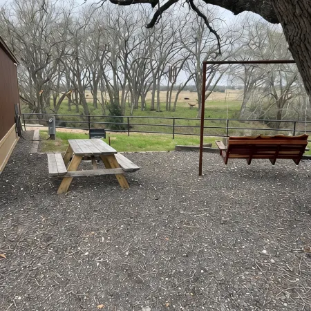 Cabin Unit 3 of 6 Called the Texan with WiFi and AC in serene Paige