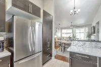 Charming 3-bedroom home, popular Broadstone area, walk to shops & park, WiFi, AC - 4-Star