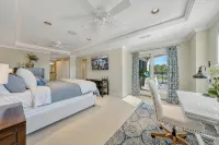 Luxury Lakefront Condo In The Heart of Smith Mtn. Lake!!! 4BR 3BA!!! - 4-Star