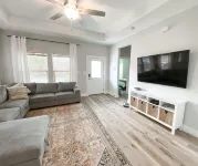 NEW 3BR/2B home w/ fenced yard - Dog & EV friendly - 4 tähden