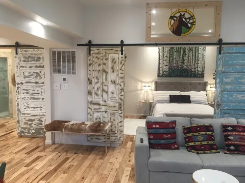 Sleep & Stay where Wild Bill Hickock and Calamity Jane played cards - 4-Star