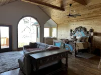 Crockett's Escape Treehouse on Greers Ferry Lake - Alojamientos