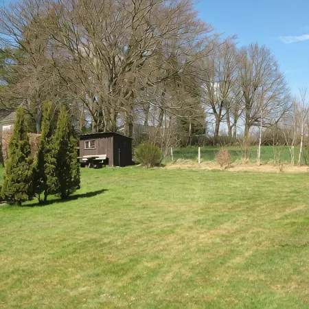 Wild house, cozy wooden house, 850 m² fenced for your dog.