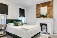 Modern, Lovely and Spacious Home - balcón
