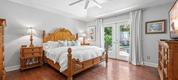 Pool House 1/2 Mile From Downtown Stuart Отели в г. Стьюарт