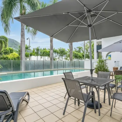 Elysium Apartments Hotels near Palm Cove Beach