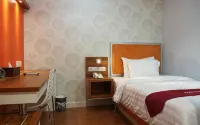 Hotel Bed and Breakfast Surabaya - 3-Star