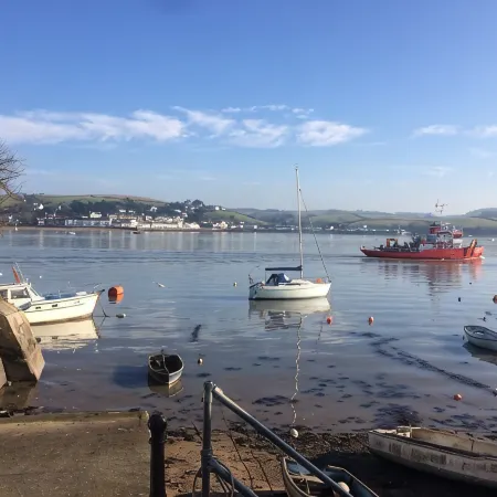 Appledore - Stables - A couples delight! One bed cottage with parking and wifi!
