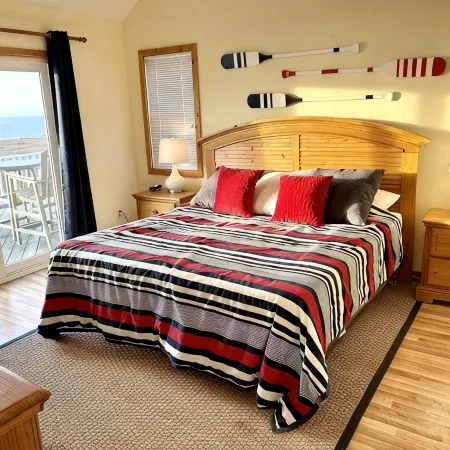 Discounted Amazing Sound Front House--on Water, Pool, Hottub,