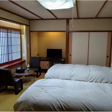 Hana Ryokan Iwatoya