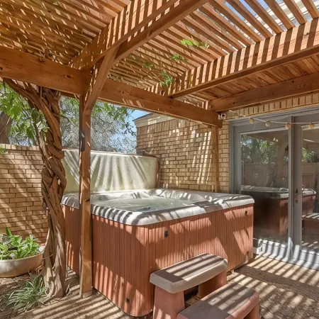 Luxurious Tree House