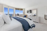 Direct Beachfront Condo with Amazing Panoramic Ocean Front Views (11th floor) - 4성급