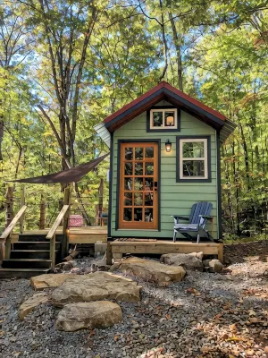 Tiny House~Creeks & River Nearby - Alphydda