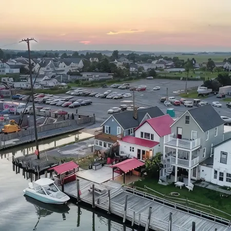 Oceanview Riverfront retreat w/ hot tub and private dock! - 10 min from DE Turf