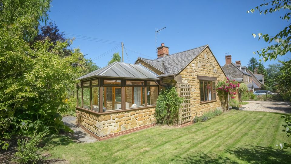 Copperstones, is in quiet idyllic location amid rolling hills in the Cotswolds