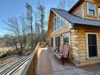 New cabin with king size bedrooms, en suite bathrooms, smart TV, decks & views. - Chalets