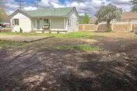 *Gorgeous Hideout, Close to everything, 3 bedrooms, fully remodeled!* - 3 estrellas